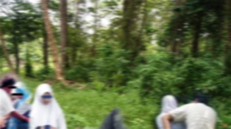 hutan xxx|Di Hutan Porn Videos 